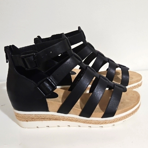 NWT Easy Street Simone comfortable and adjustable wedge sandals Size 8W - Picture 1 of 10